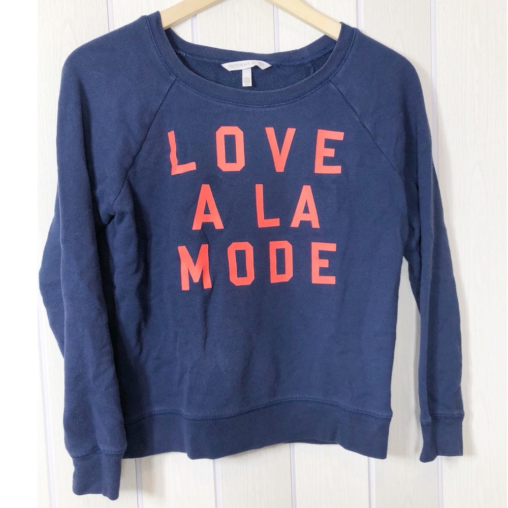 🌟 Victoria’s Secret Small Beach Sweatshirt